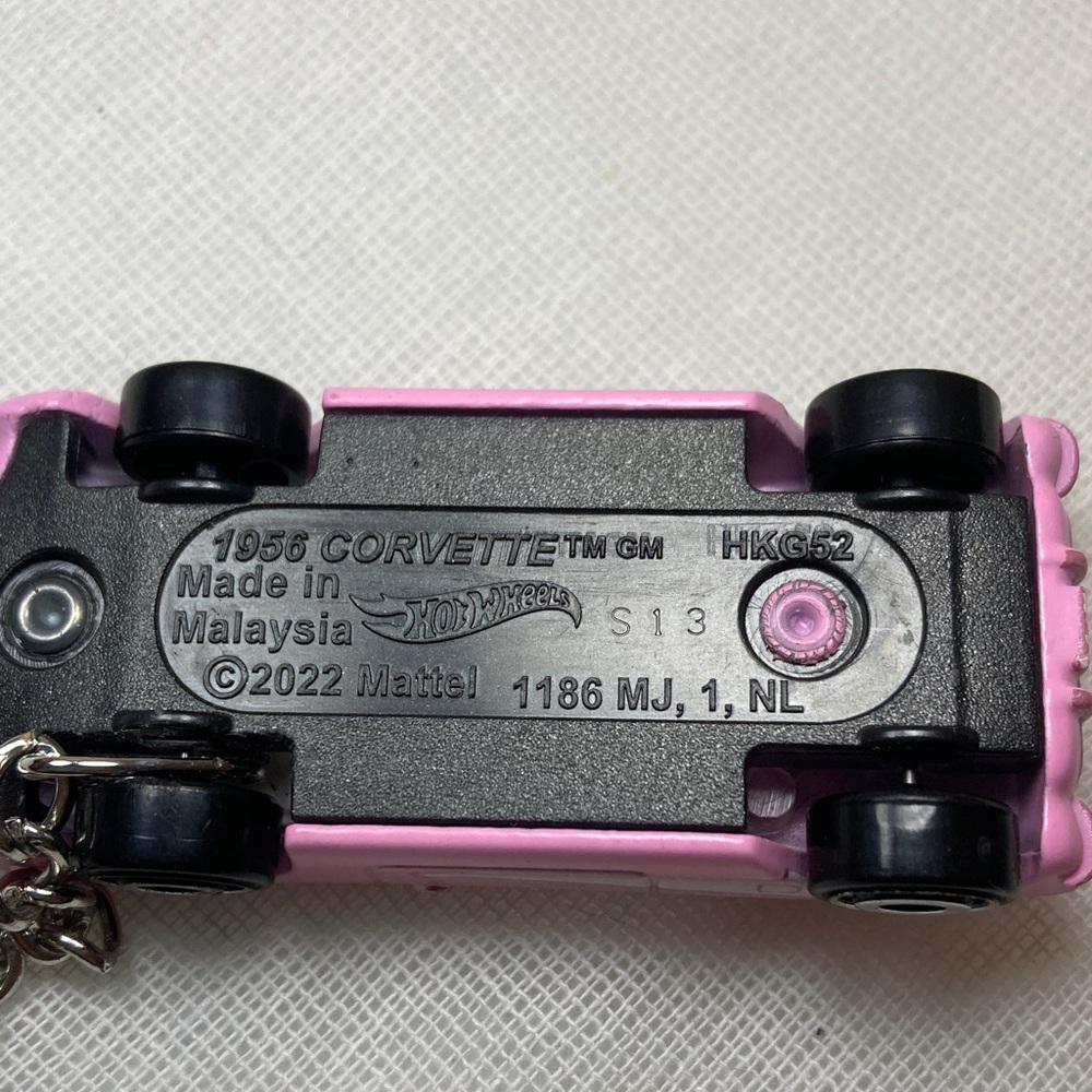 Pink Toy Car Keychain - Picture 4 of 4